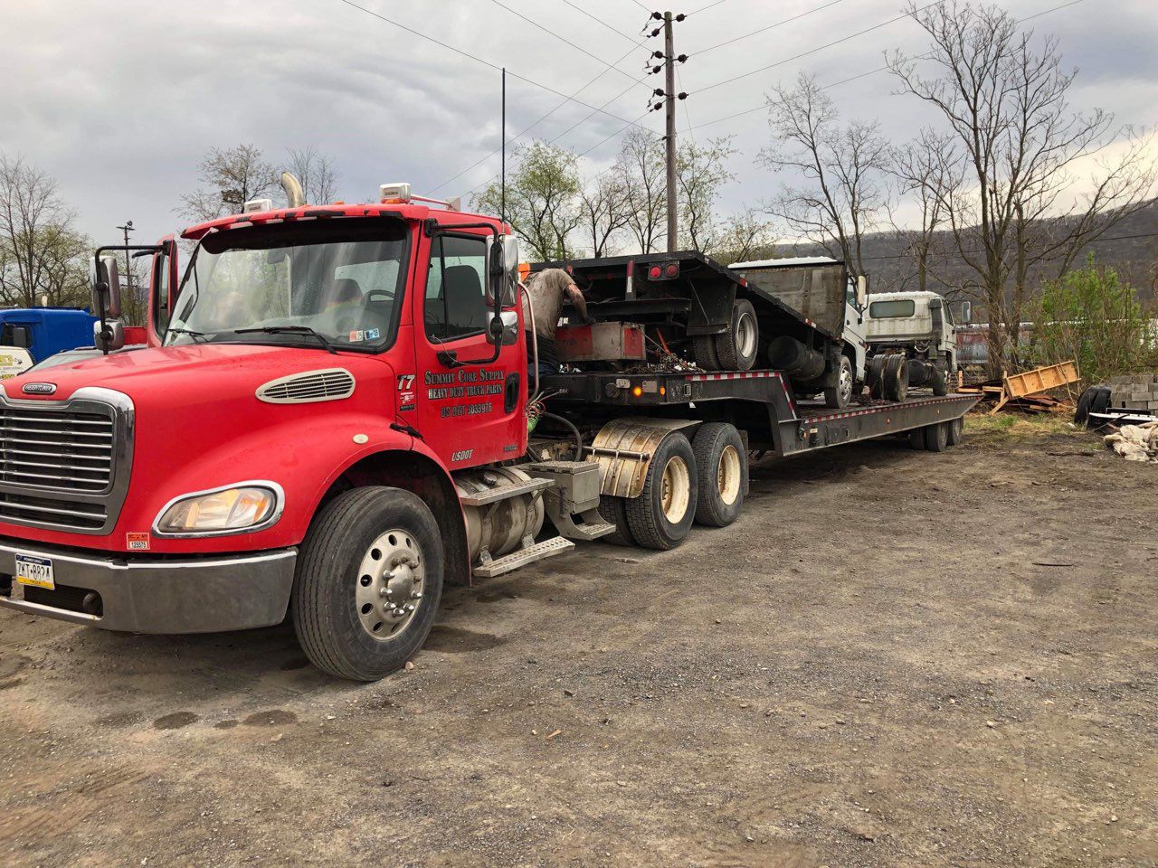 State police looking for stolen tractor trailer from Susquehanna County